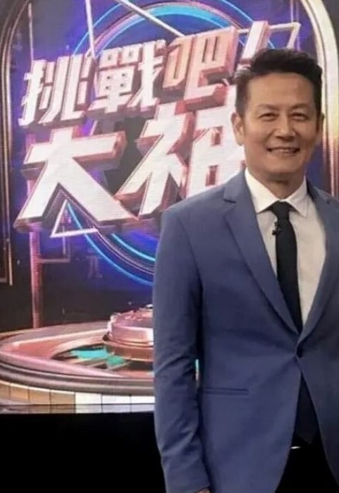 云盘泄密小姑娘被男友用手玩穴至高潮大哥冲刺的时候杀气腾腾笑死 - 五狼夜色